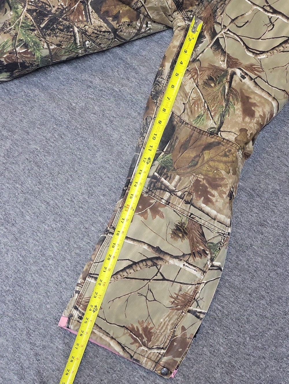 Berne Insulated Camo Bibs Ladies Size 6-8 ~ Short Inseam 26"~ Side Zip Legs - Picture 9 of 15